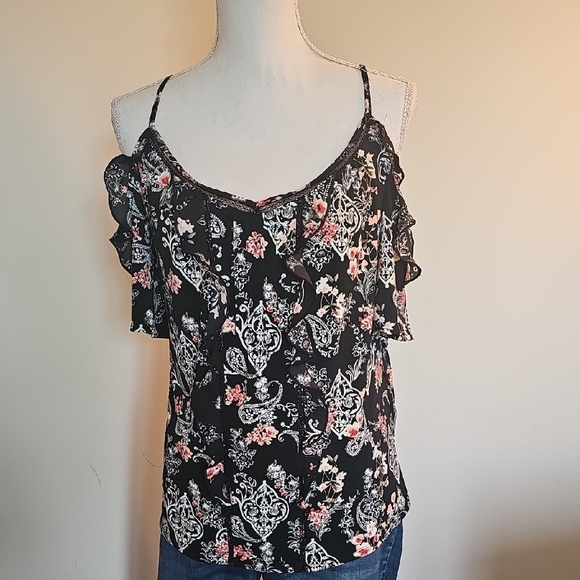 White House Black Market Tops - WHBM Floral Black and White Women's Top